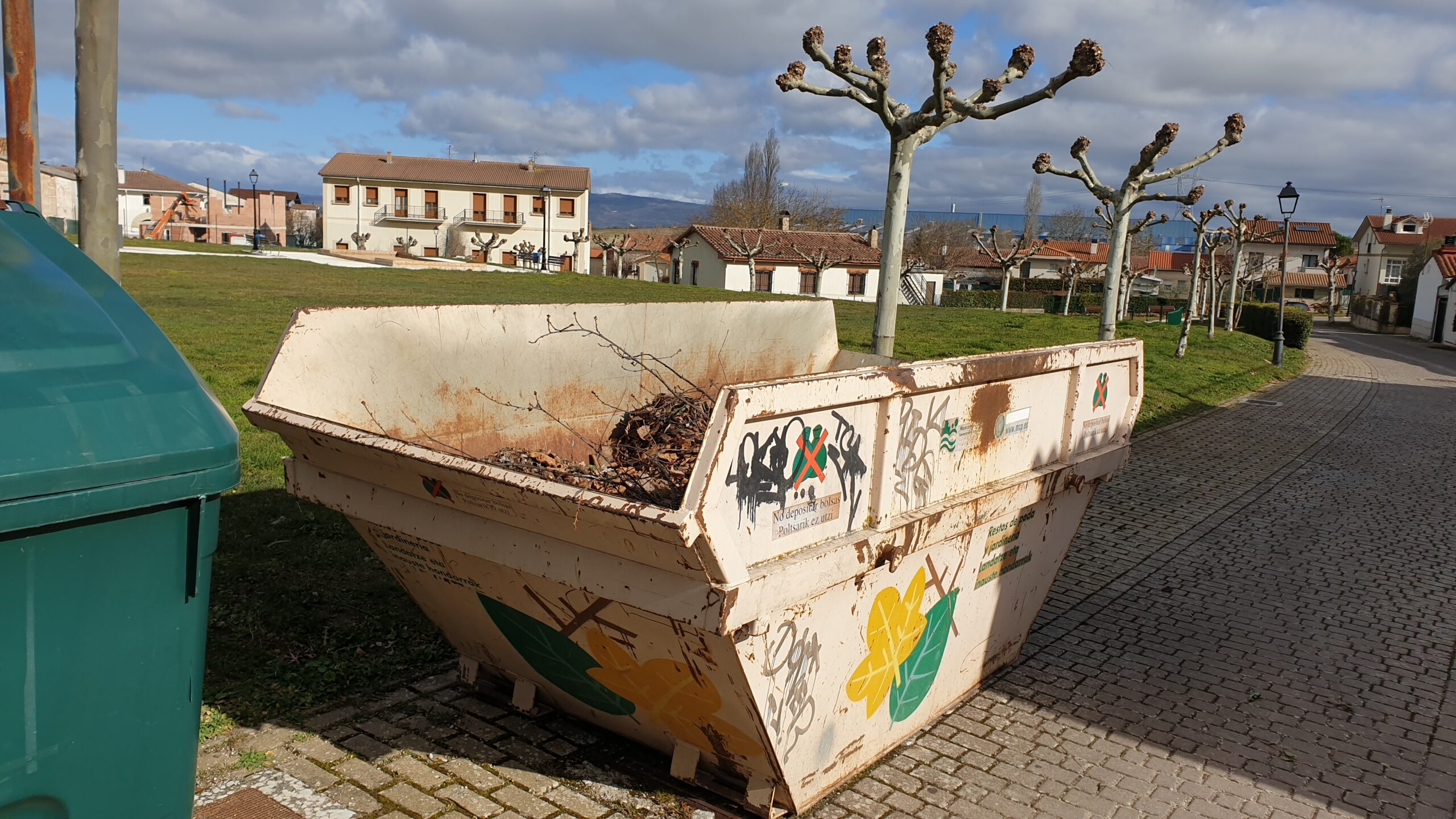 Inauste hondakinak botatzeko kontainerra